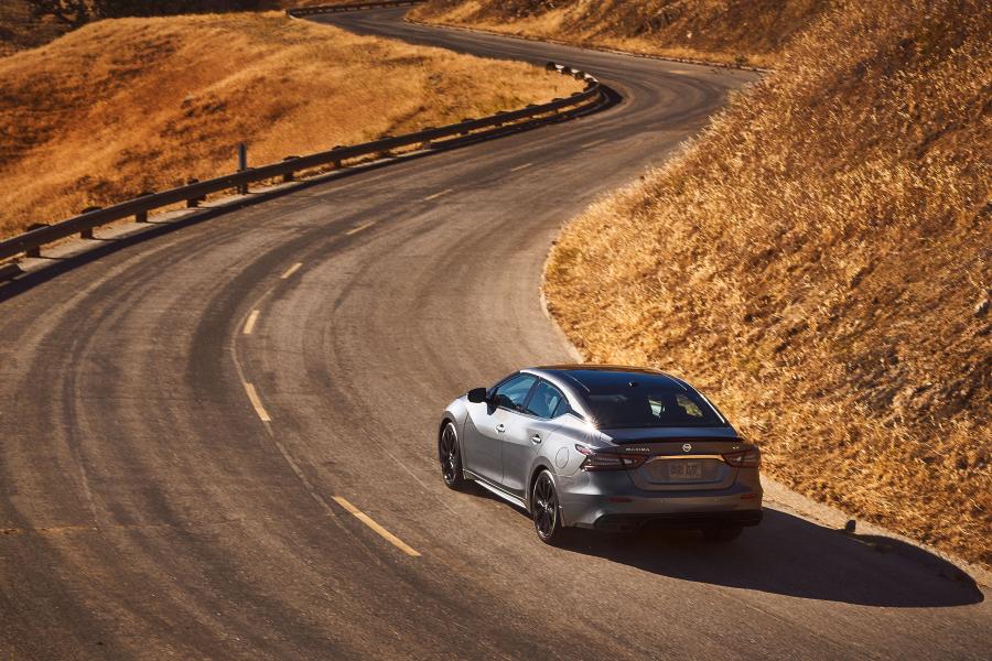  Nissan Maxima SR 2018 года  (фото 28 из 30)